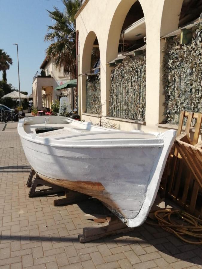 Roma Al Mare! Le Comete Del Borghetto 리도디오스티아 외부 사진